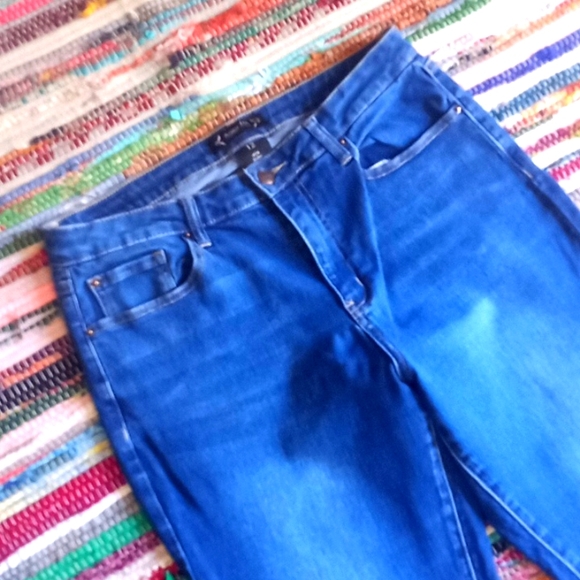 Nanette Lepore Belle High Rise Crop Jeans-#1731 - Picture 1 of 13